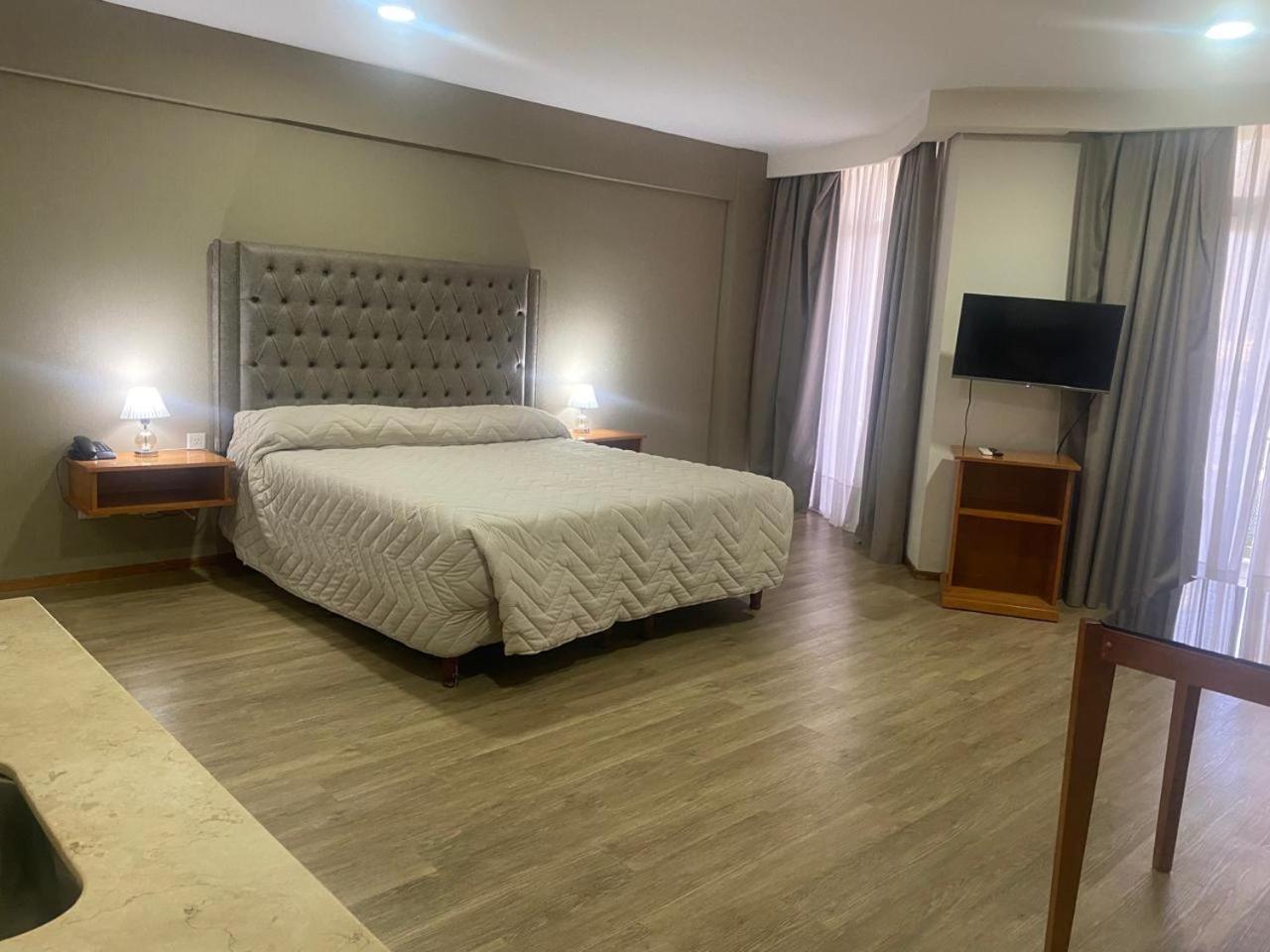 Hotel Howard Johnson Rosario Extérieur photo