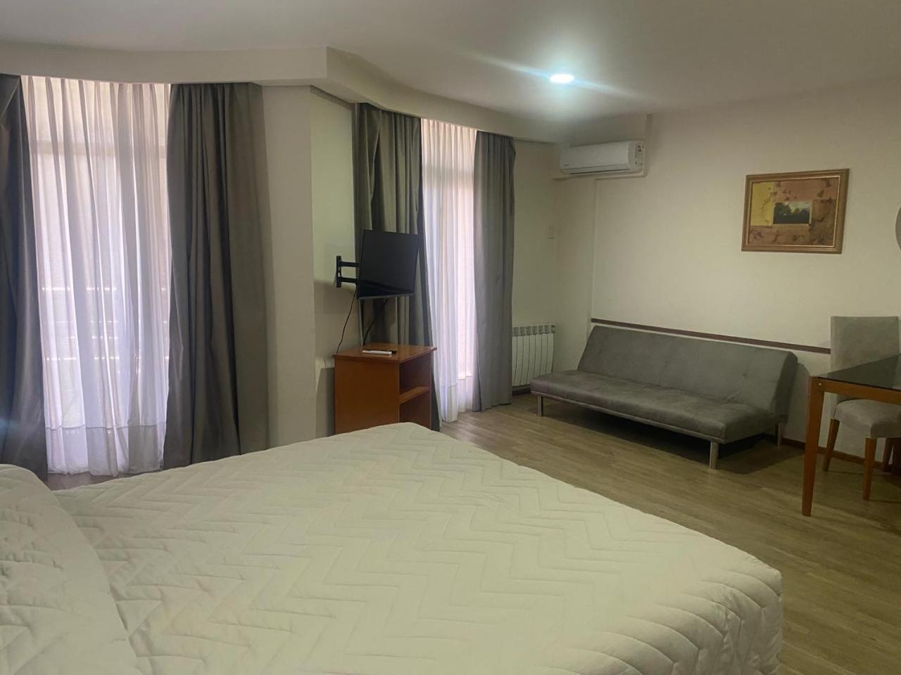 Hotel Howard Johnson Rosario Extérieur photo