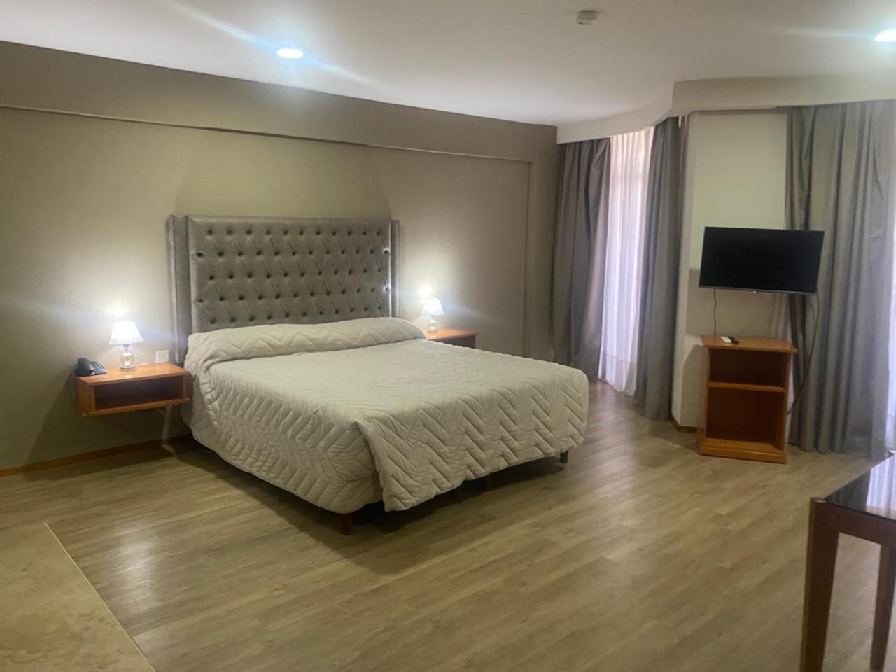Hotel Howard Johnson Rosario Extérieur photo