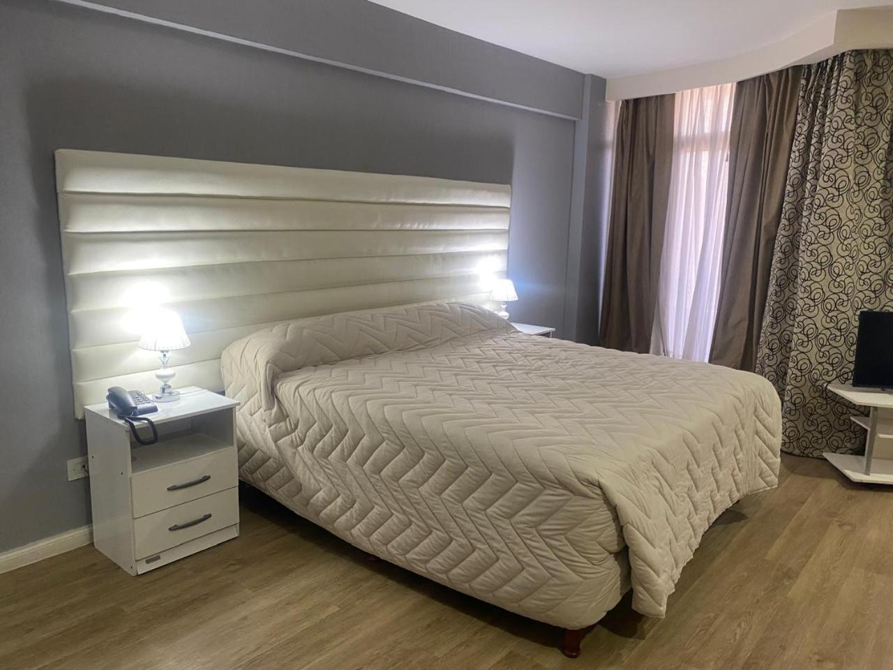 Hotel Howard Johnson Rosario Extérieur photo